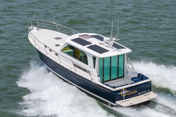 ORIENTE 37ft Back Cove Yacht For Sale