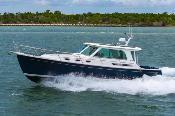 ORIENTE 37ft Back Cove Yacht For Sale