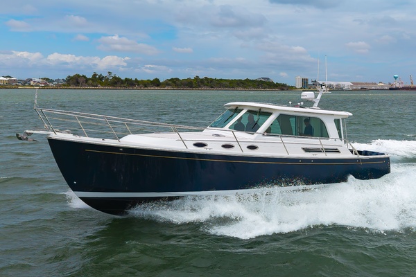 ORIENTE 37ft Back Cove Yacht For Sale