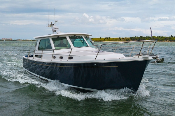 ORIENTE 37ft Back Cove Yacht For Sale