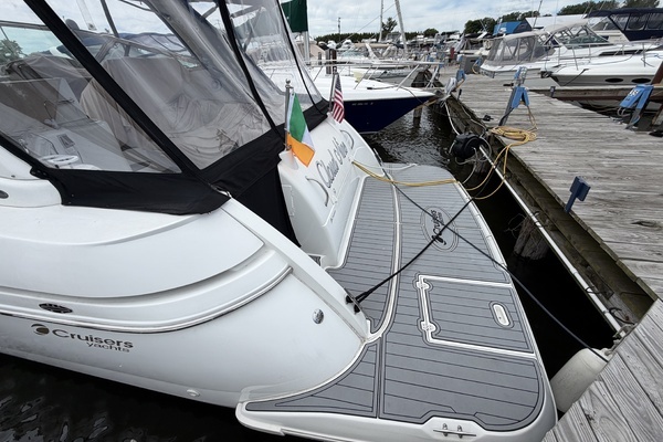 Photo of the 2001 Cruisers Yachts 3780 Express "Cloud Nine"