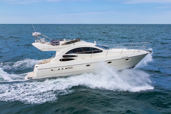 Photo of the 2004 Azimut 39 Flybridge "DONT PANIC"