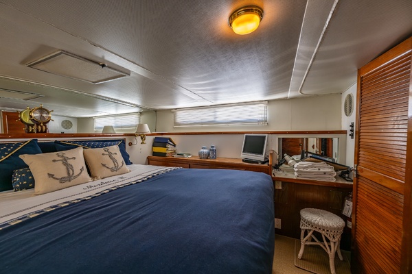 Moretoise III 41ft Chris Craft Yacht For Sale