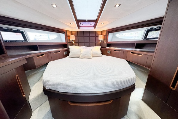 42ft Galeon Yacht For Sale
