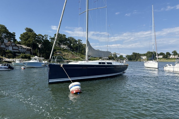 2014 Hanse 415 port forward quarter