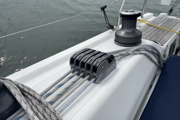 2014 Hanse 415 starboard halliards and lines