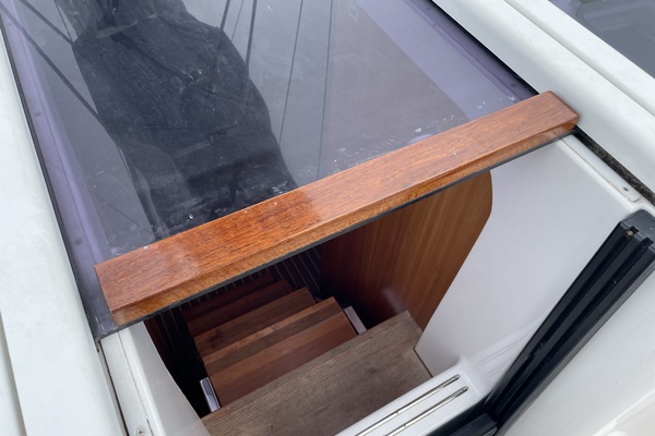 2014 Hanse 415 companionway hatch