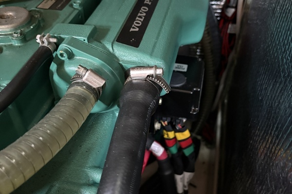 2014 Hanse 415 Volvo 38hp engine