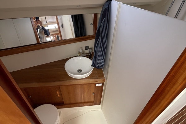 2014 Hanse 415 head