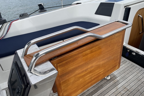 2014 Hanse 415 folding teak cockpit table
