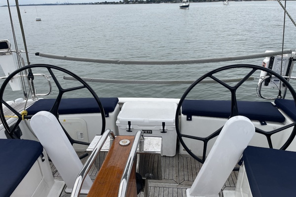 2014 Hanse 415 double helm
