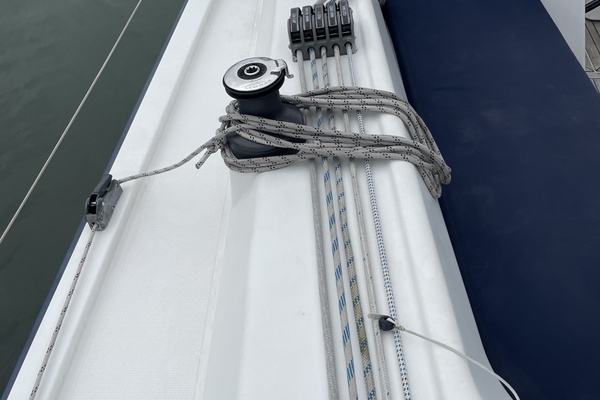 2014 Hanse 415 starboard halliards and lines