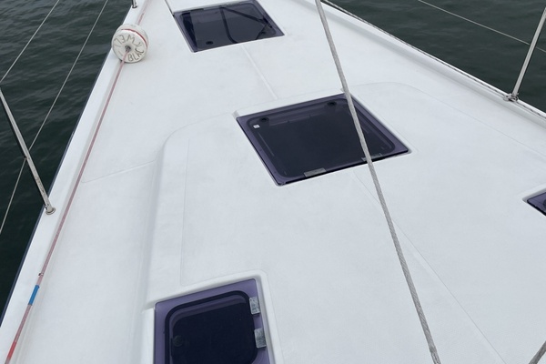 2014 Hanse 415 foredeck