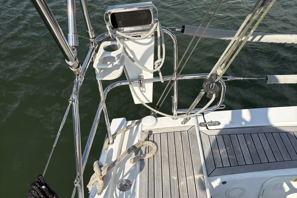 2014 Hanse 415 aft pulpit outboard rack