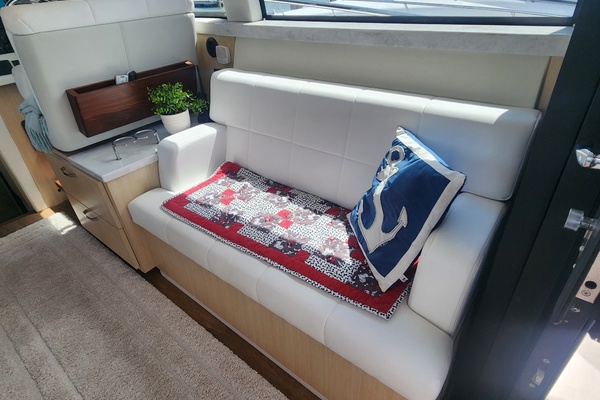 38ft Regal Yacht For Sale