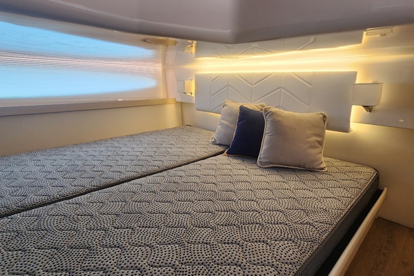 38ft Regal Yacht For Sale