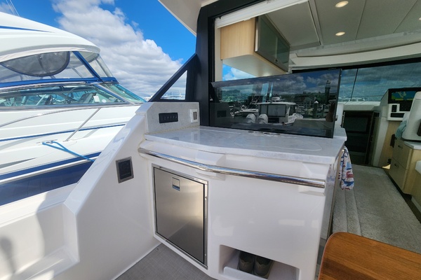38ft Regal Yacht For Sale