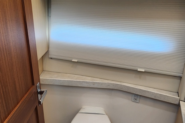 38ft Regal Yacht For Sale
