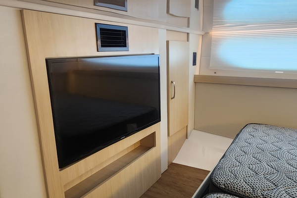 38ft Regal Yacht For Sale