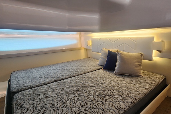 38ft Regal Yacht For Sale