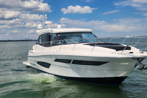 38ft Regal Yacht For Sale