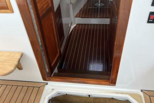 At Ease 34ft MJM Yacht For Sale