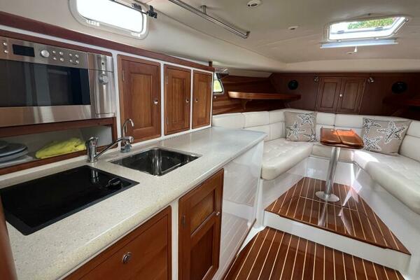 At Ease 34ft MJM Yacht For Sale