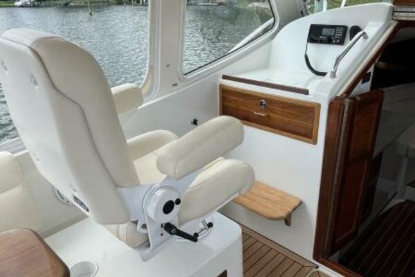 At Ease 34ft MJM Yacht For Sale