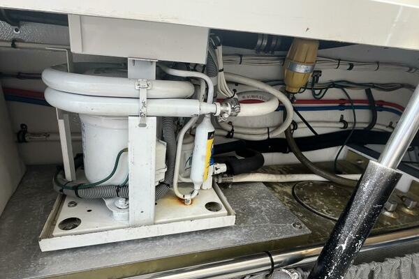 At Ease 34ft MJM Yacht For Sale
