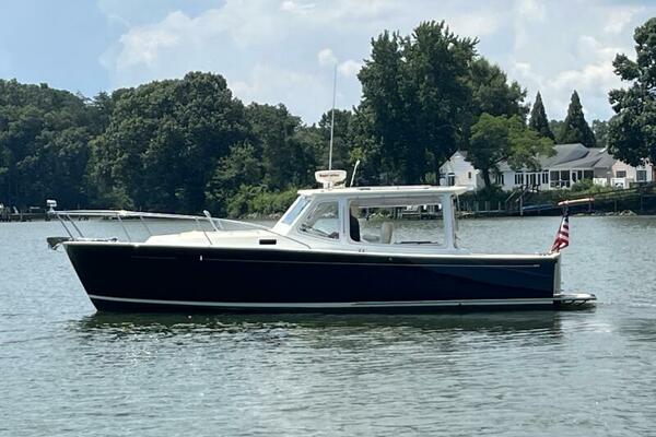 At Ease 34ft MJM Yacht For Sale