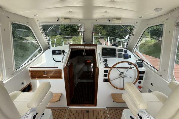 At Ease 34ft MJM Yacht For Sale
