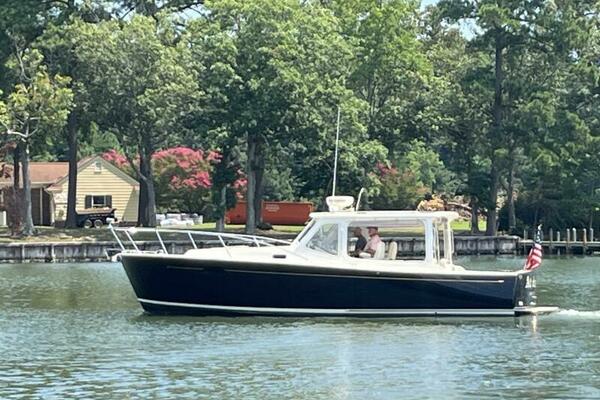 At Ease 34ft MJM Yacht For Sale