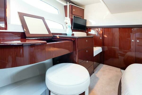 Meridian 441 Sedan Yacht For Sale