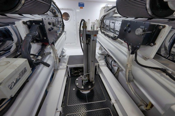 Viking 70 - Cutter Bill - Engine Room