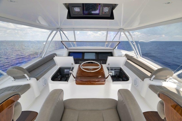 Viking 70 - Cutter Bill - Flybridge