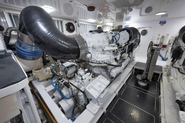 Viking 70 - Cutter Bill - Engine Room