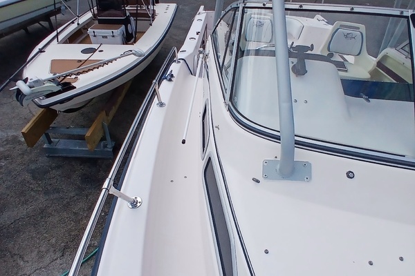 Photo of the 1996 Grady-White 