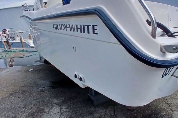 24ft Grady White Yacht For Sale