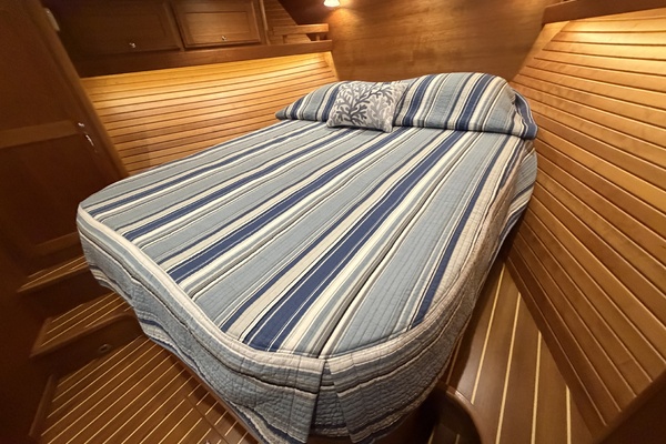 EAGLES NEST 48ft Sabre Yacht For Sale
