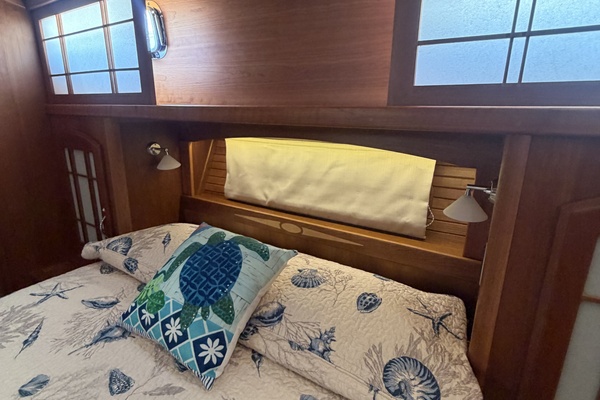 EAGLES NEST 48ft Sabre Yacht For Sale