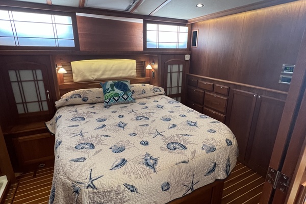 EAGLES NEST 48ft Sabre Yacht For Sale