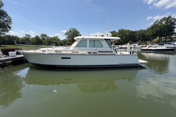 EAGLES NEST 48ft Sabre Yacht For Sale