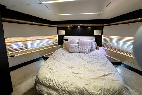 66ft Azimut Yacht For Sale