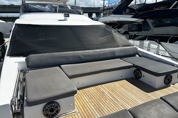 66ft Azimut Yacht For Sale