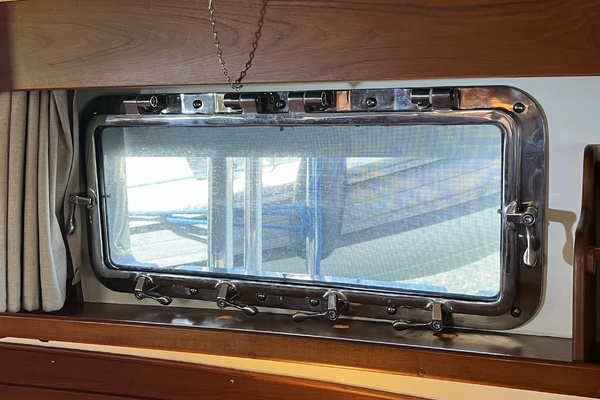 Crustacean 42ft Grand Banks Yacht For Sale