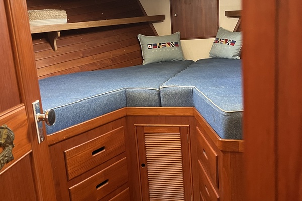 Crustacean 42ft Grand Banks Yacht For Sale