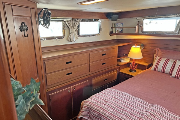 Crustacean 42ft Grand Banks Yacht For Sale