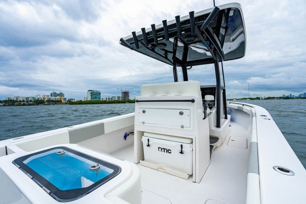 28ft Reef Runner Yacht For Sale
