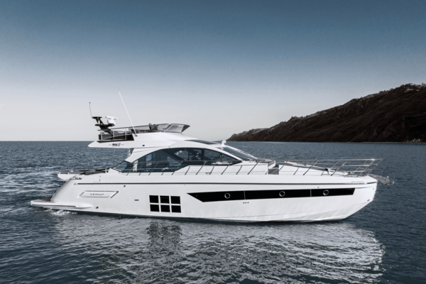 Photo of the 2023 Azimut S6