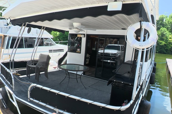 THE SUGAR SHACK 55ft Lakeview Yacht For Sale